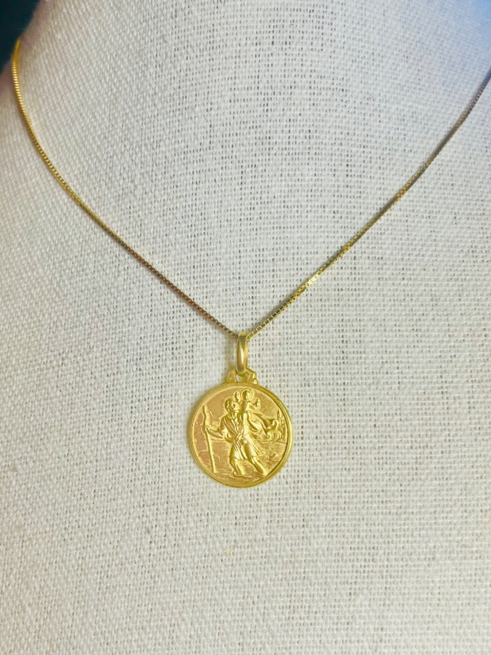 18k Solid Gold Vintage Saint Christopher Medallion Pendant 18 Inch Necklace